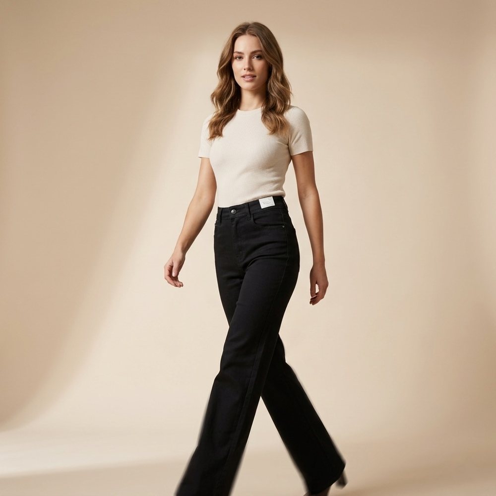 Straight Fit Jeans — Black
